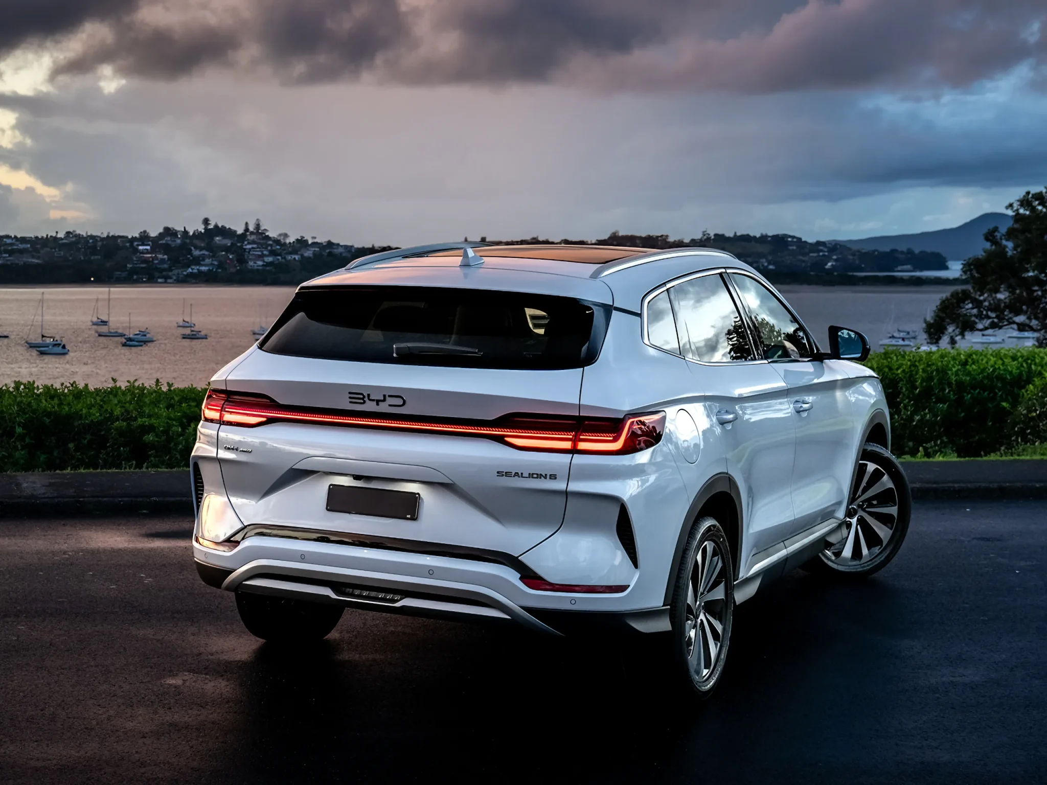 BYD Sealion 6 Gallery Image 2