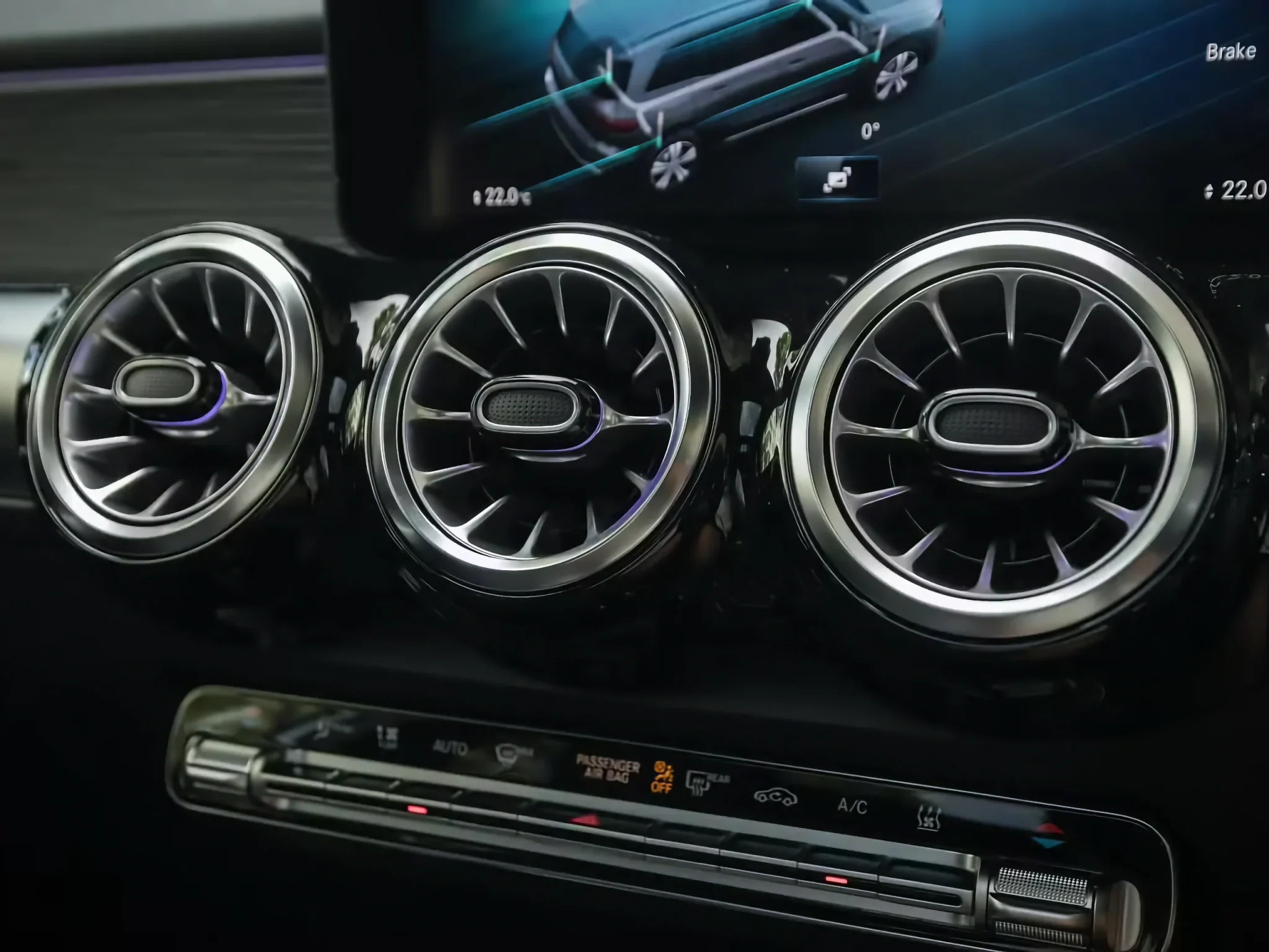 Mercedes EQB250+ Gallery Image 7