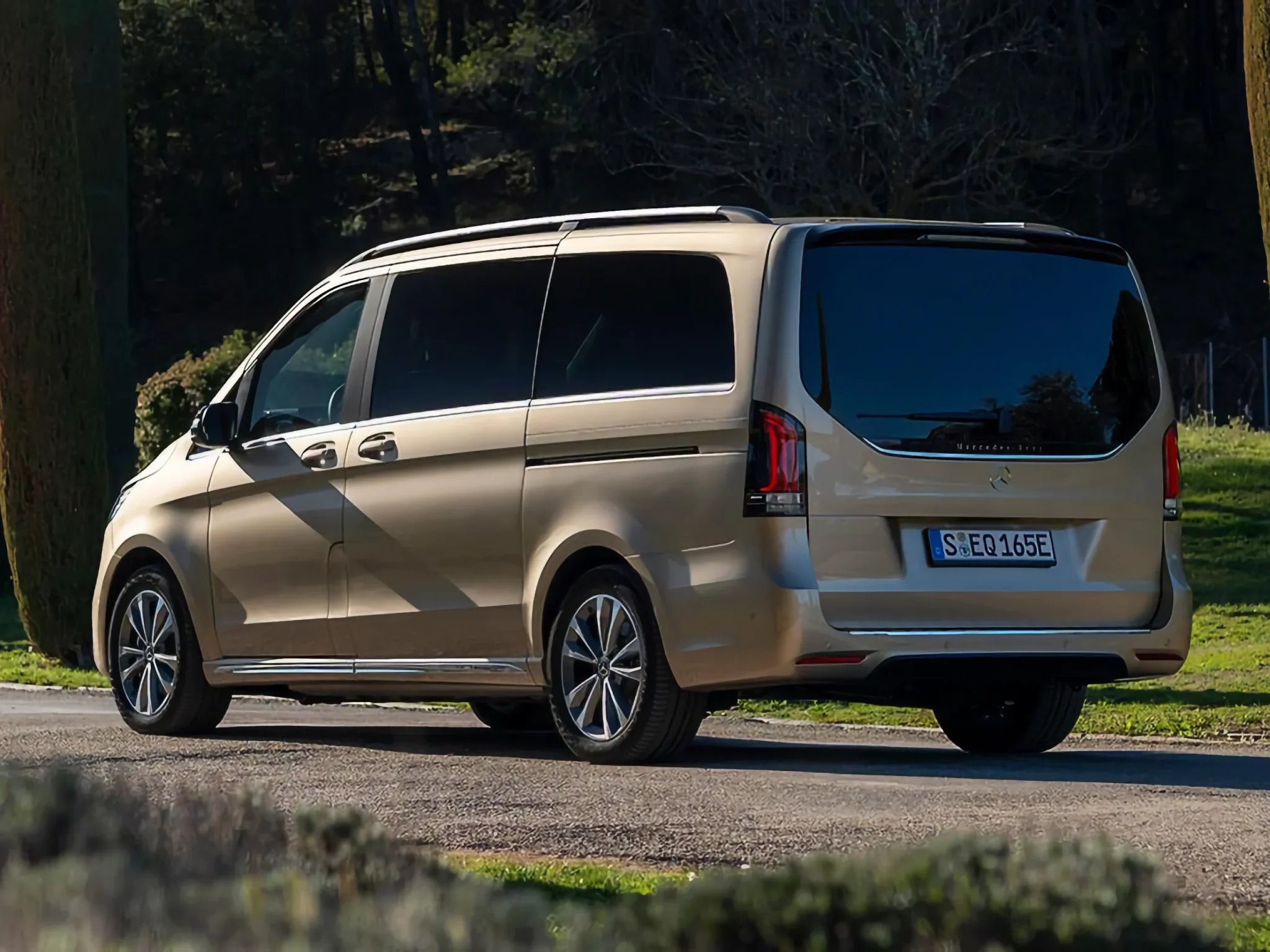 Mercedes EQV Gallery Image 1