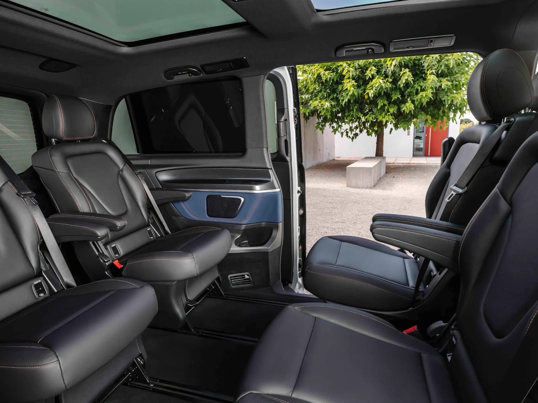 Mercedes EQV Gallery Image 9