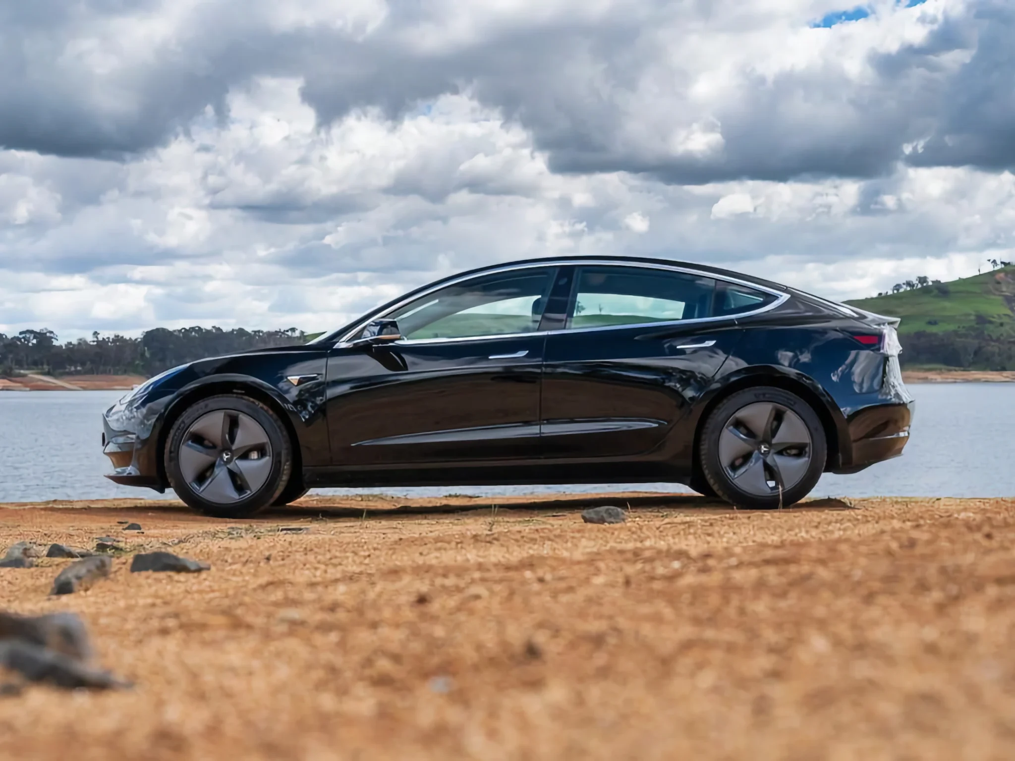 Tesla Model 3 Used Gallery Image 1