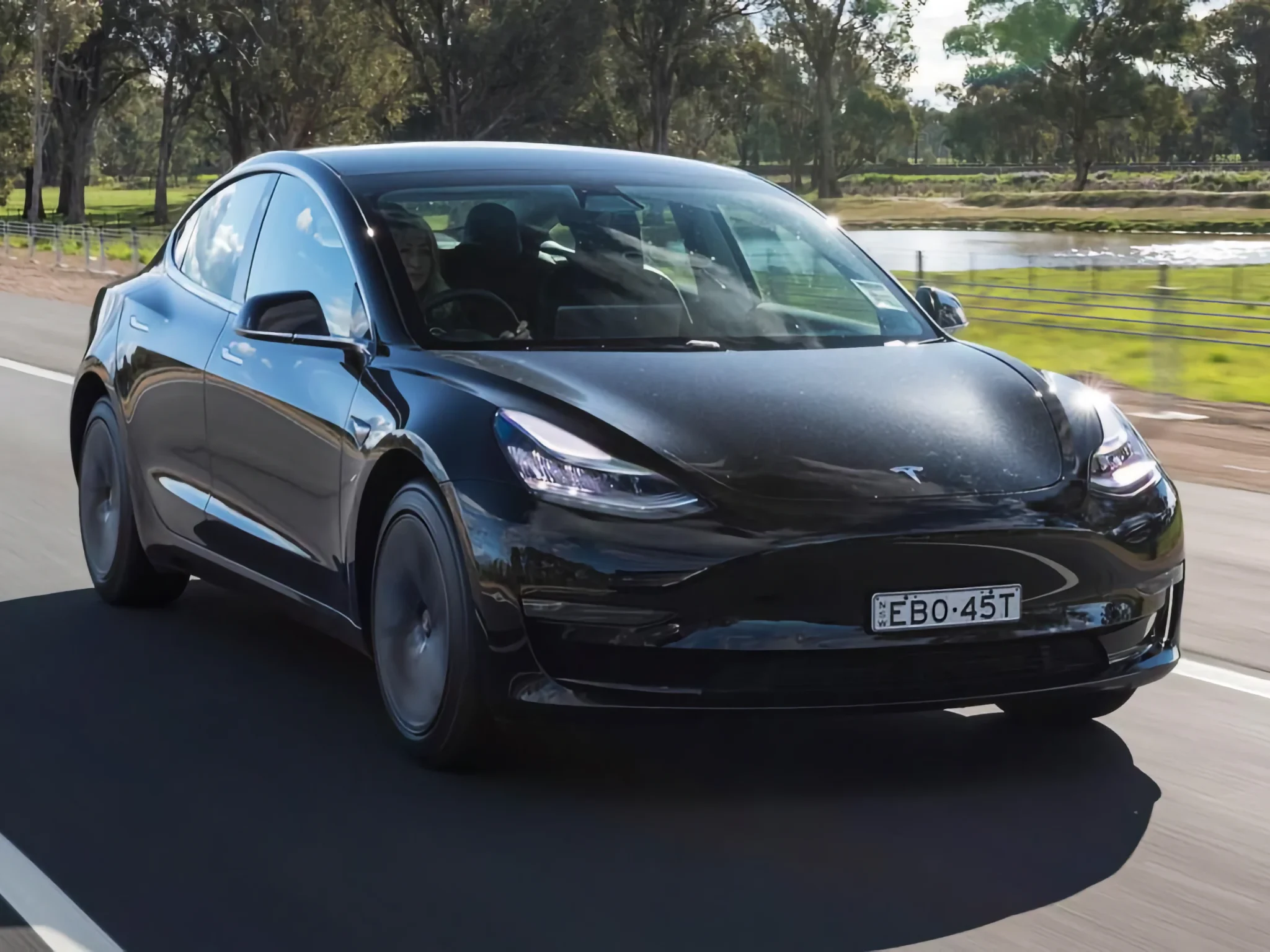 Tesla Model 3 Used Gallery Image 3